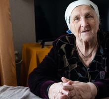 Babciny sposób na zdejmowanie uroków z użyciem wiązu