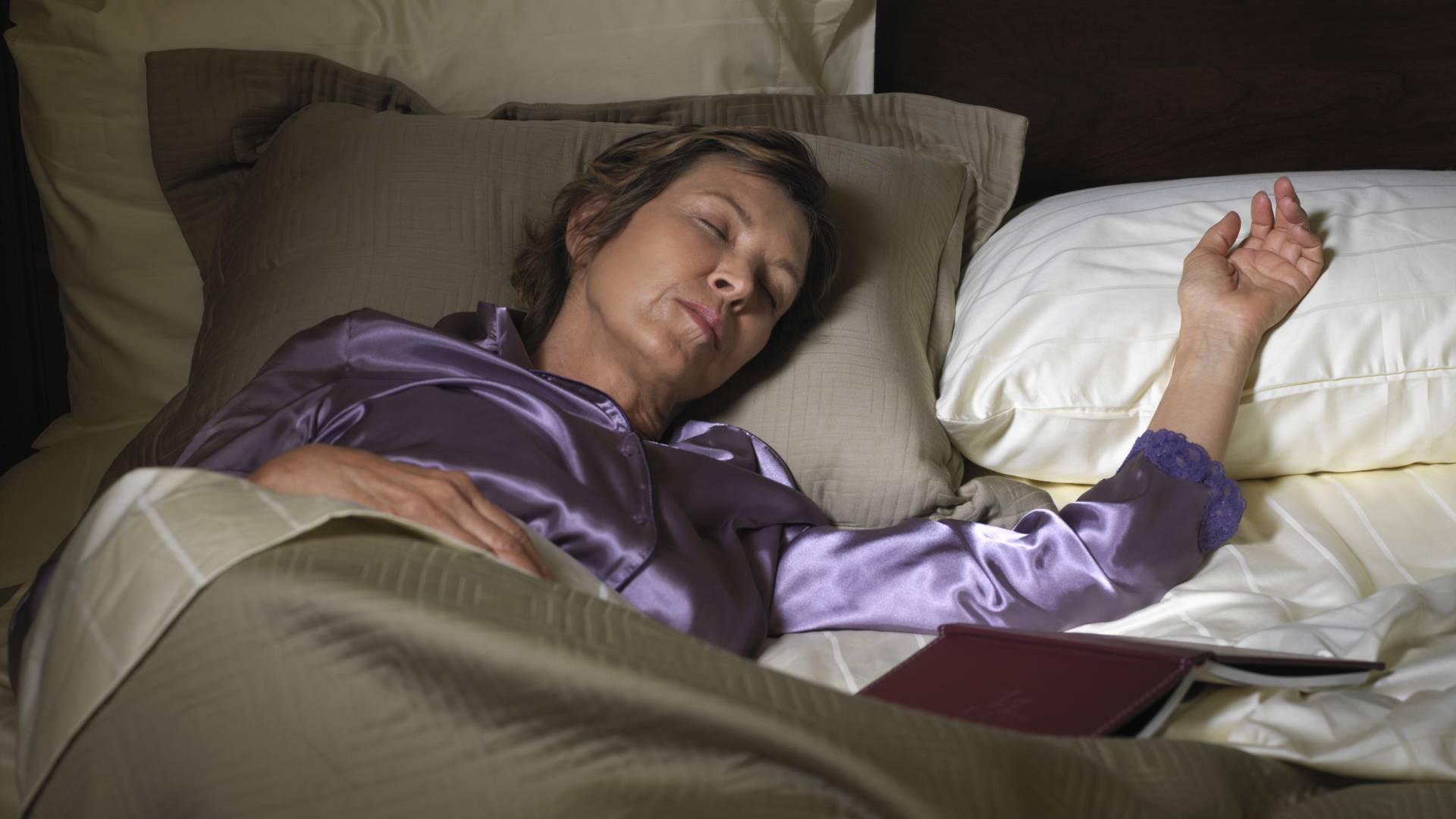 Orzech włoski pod poduszką przyciąga prorocze sny