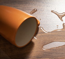 spadające przedmioty przesądy