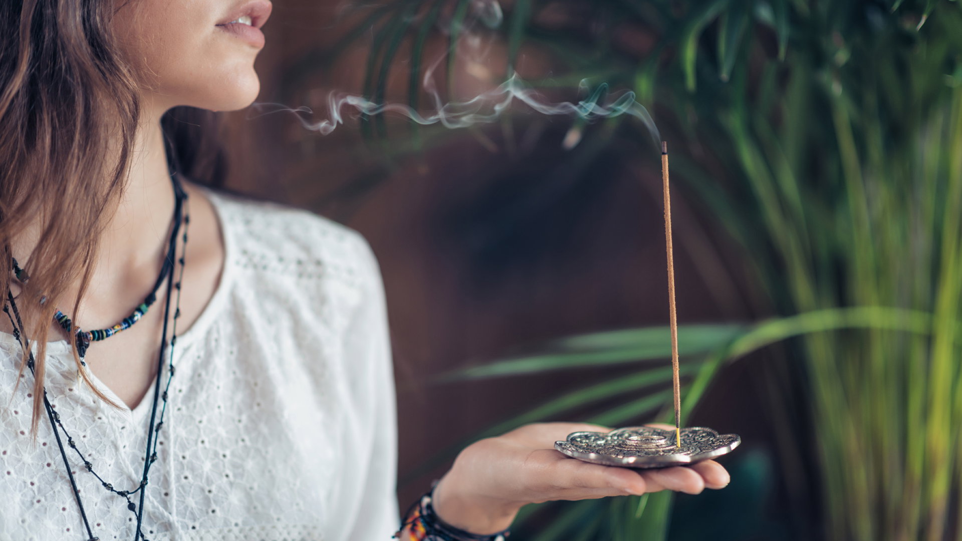 Rytuał z kadzidłem i monetą