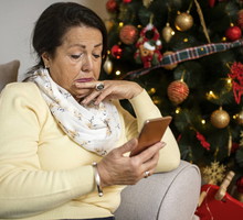 Przewrócona choinka zwiastuje kłopoty