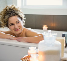 Liść laurowy w łazience zablokuje pecha. Działa też na ochronę i finanse