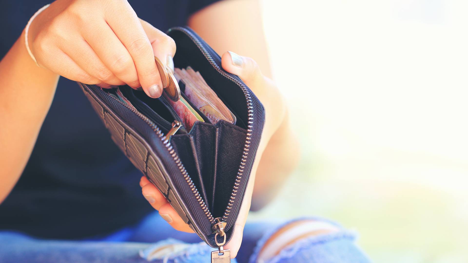 Cierń w portfelu błyskawicznie odcina od złej energii