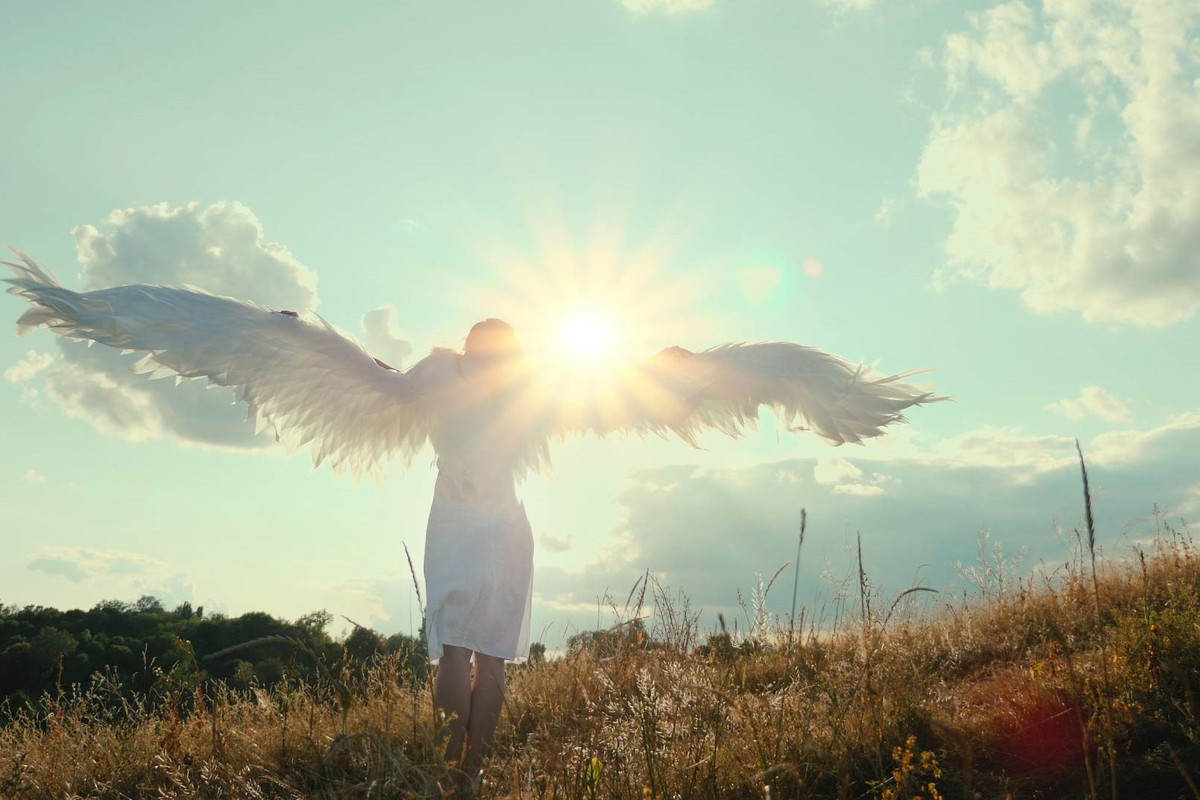 3 znaki zodiaku, które w grudniu są anielskimi wysłannikami