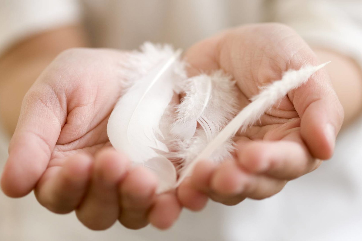 Wskazano 3 znaki zodiaku, które w grudniu dotknie ręka anioła