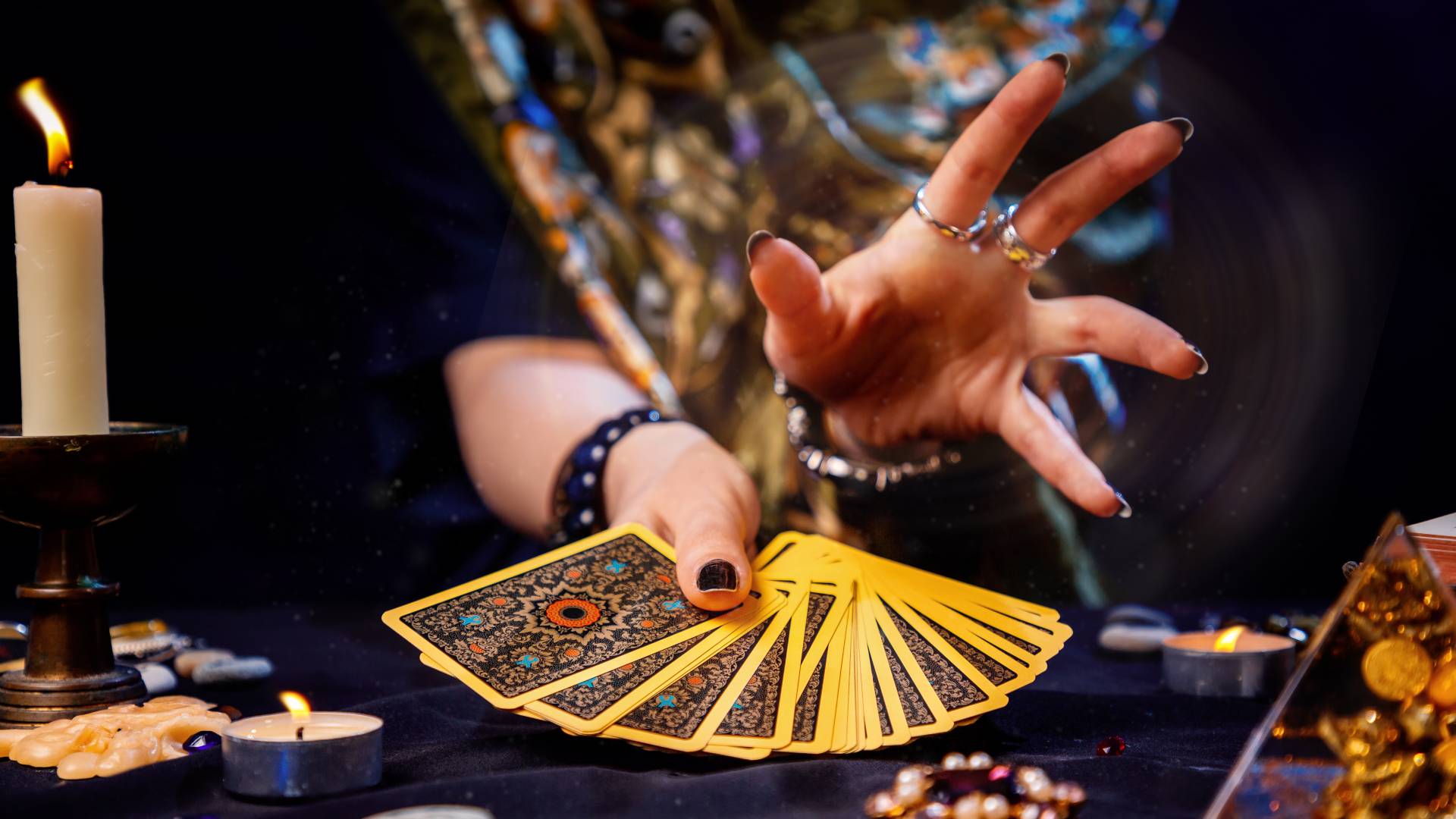 Tarot na grudzien 2023