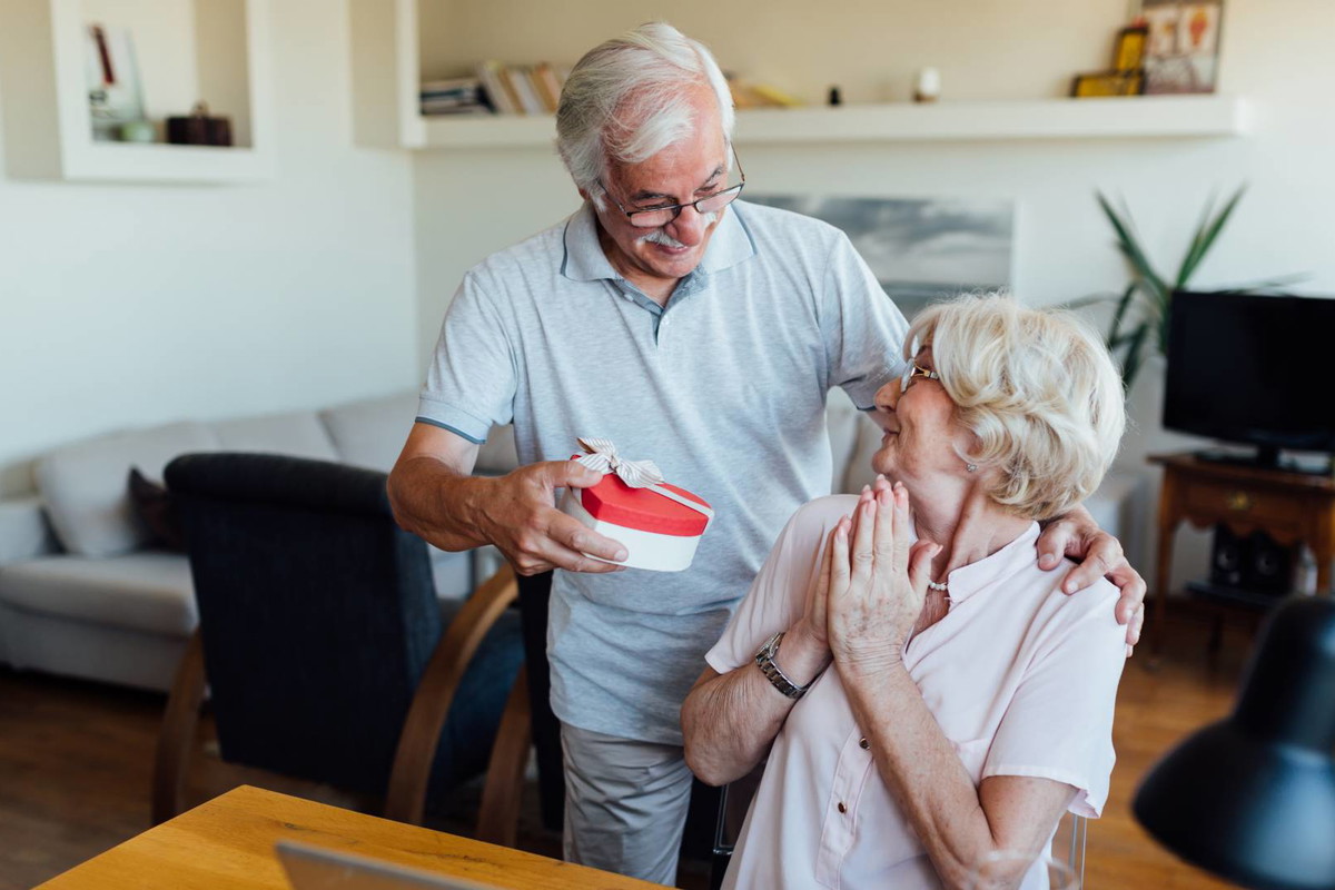Mężczyźni spod tych 3 znaków obsypią swoje ukochane prezentami