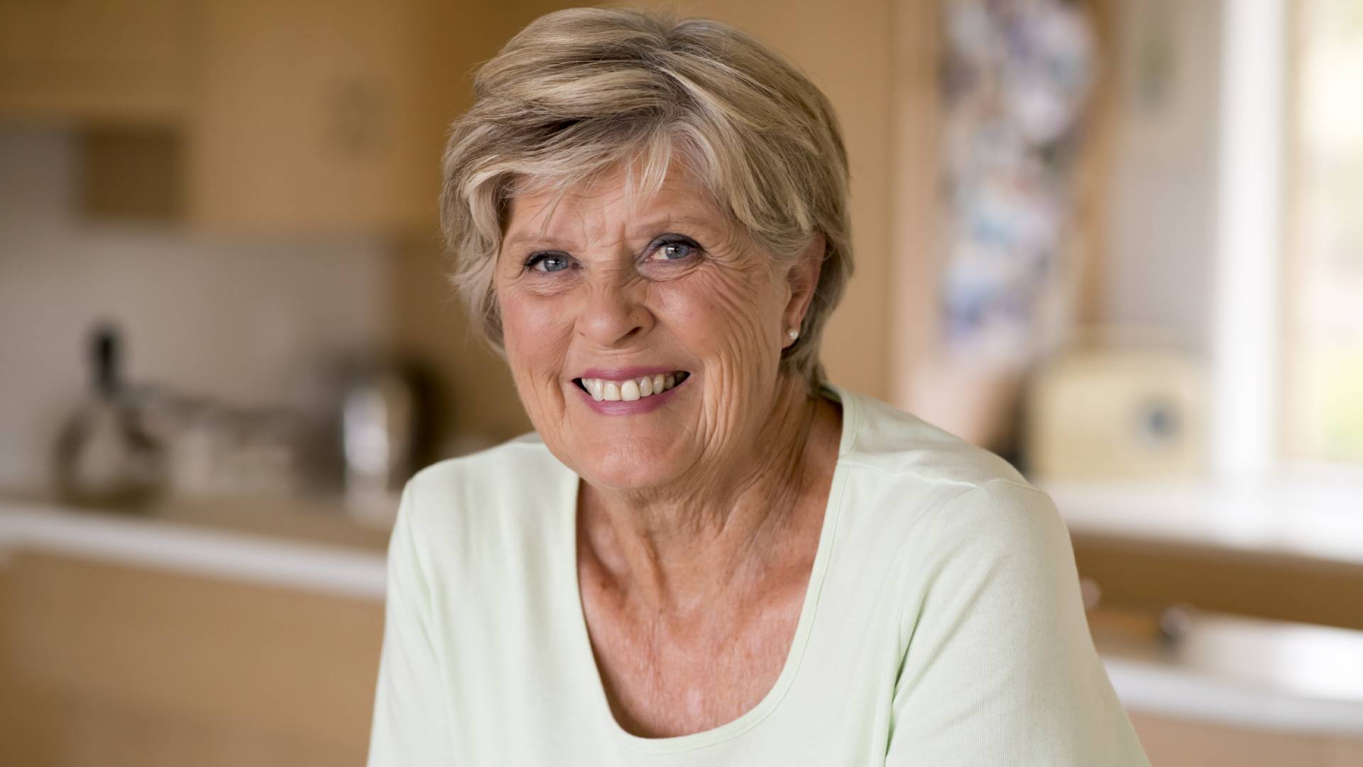 imiona 7 kobiet, które mają anielski uśmiech