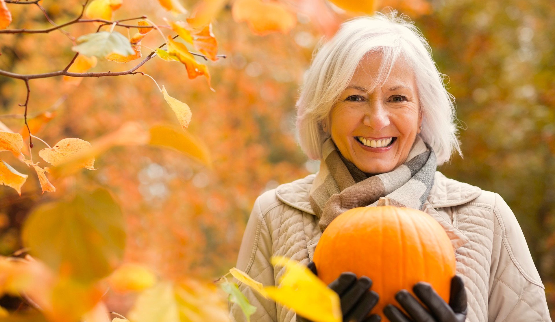 Kobiety spod tych 3 znaków zodiaku to prawdziwe jesieniary. Uwielbiają obecną porę roku