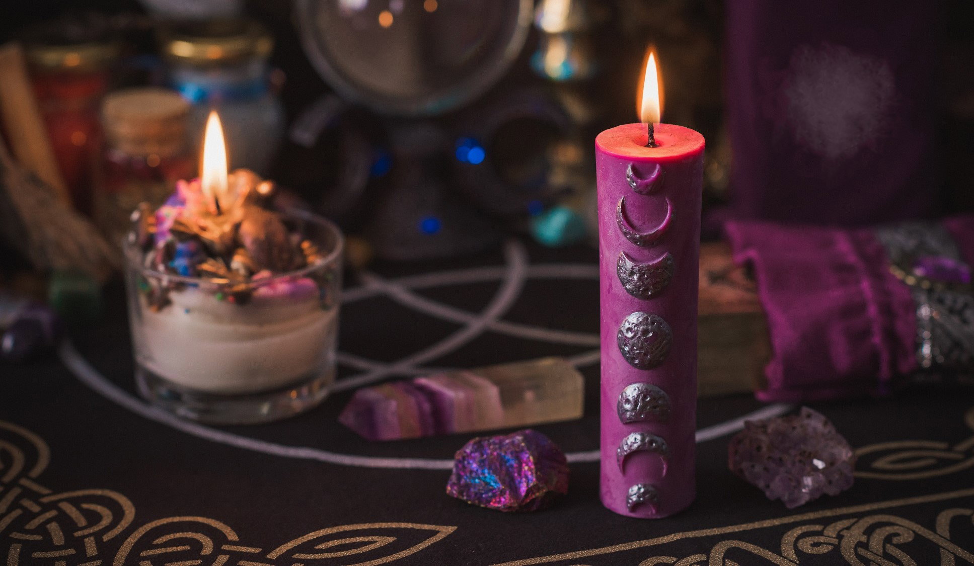 Zapal świecę w tym kolorze, gdy jesteś w sytuacji bez wyjścia. Przyniesie rozwiązanie i harmonię