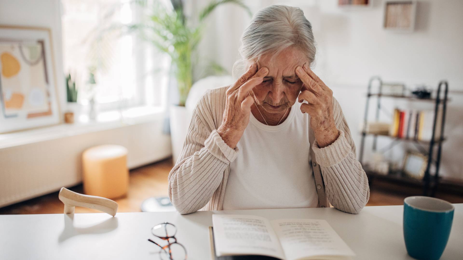 Toczenie jaja po progu usuwa pecha