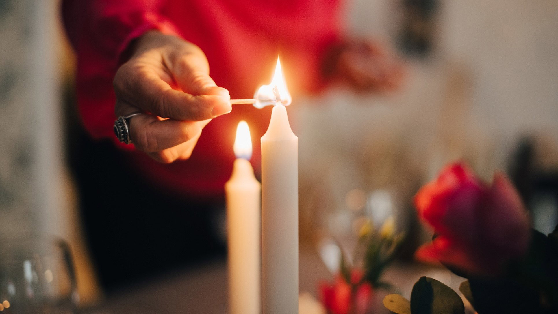 Nigdy nie pal takich świec w domu. Ściągają negatywną energię i złe duchy