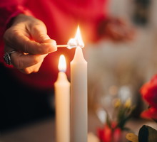 Nigdy nie pal takich świec w domu. Ściągają negatywną energię i złe duchy