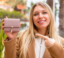 Wymień portfel na nowy w tej fazie Księżyca. Przyciągniesz bogactwo i sukces