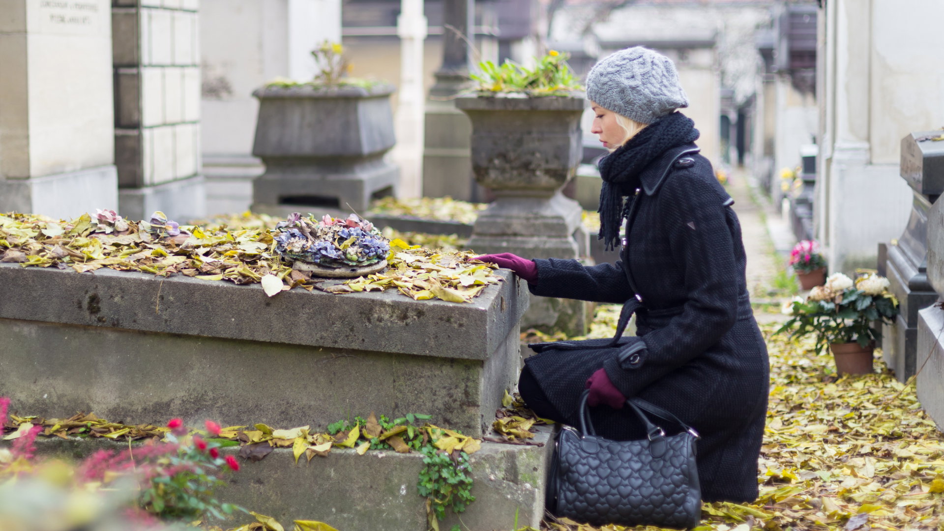 Jak skontaktować się ze zmarłym we Wszystkich Świętych