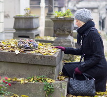 Jak skontaktować się ze zmarłym we Wszystkich Świętych