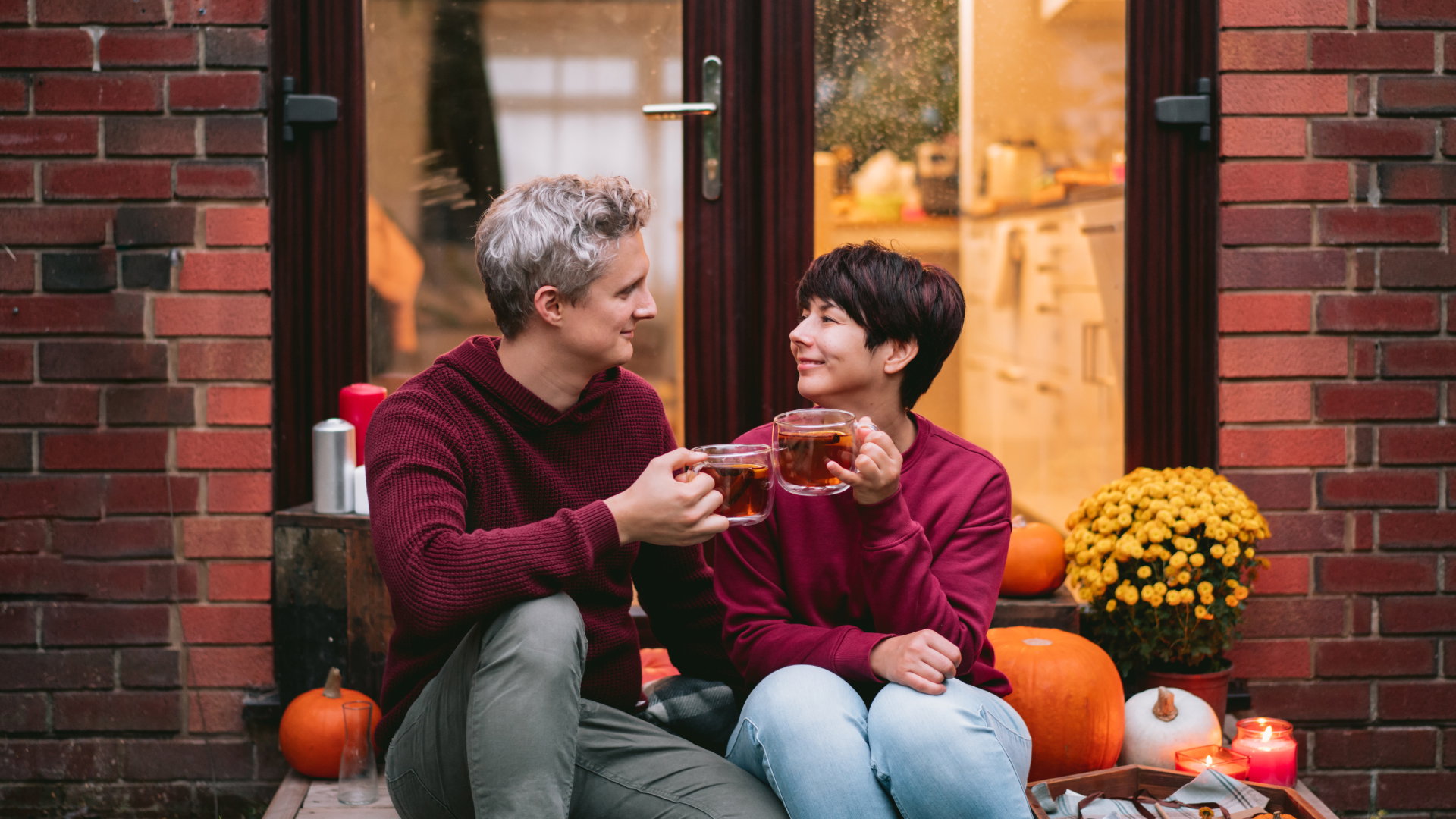 Prosty rytuał miłosny na październik. Zajmie ci 5 minut, a zdobędziesz każdego
