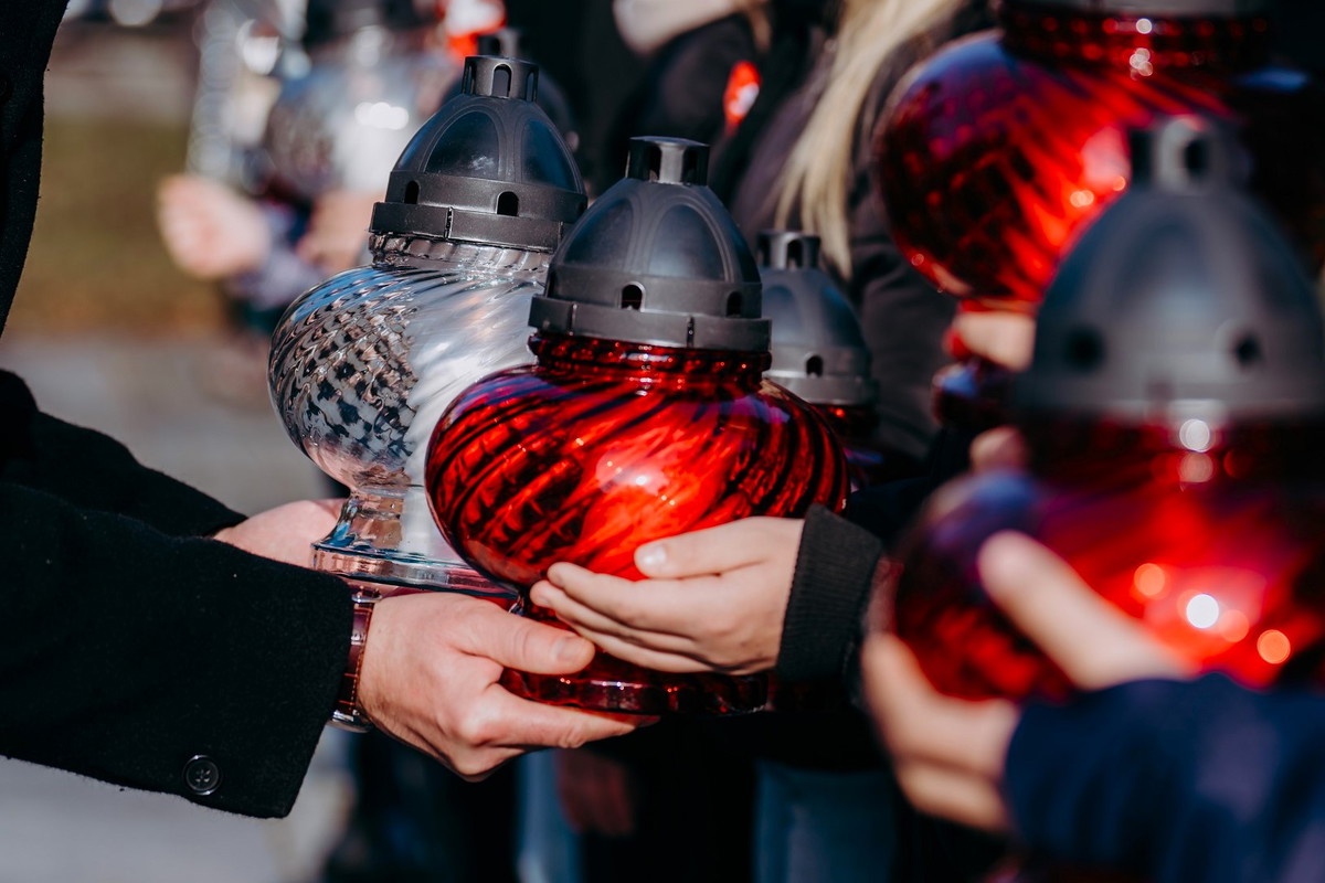 Nigdy nie zapalaj zniczy w tym miejscu. Ściągniesz pecha na siebie i bliskich