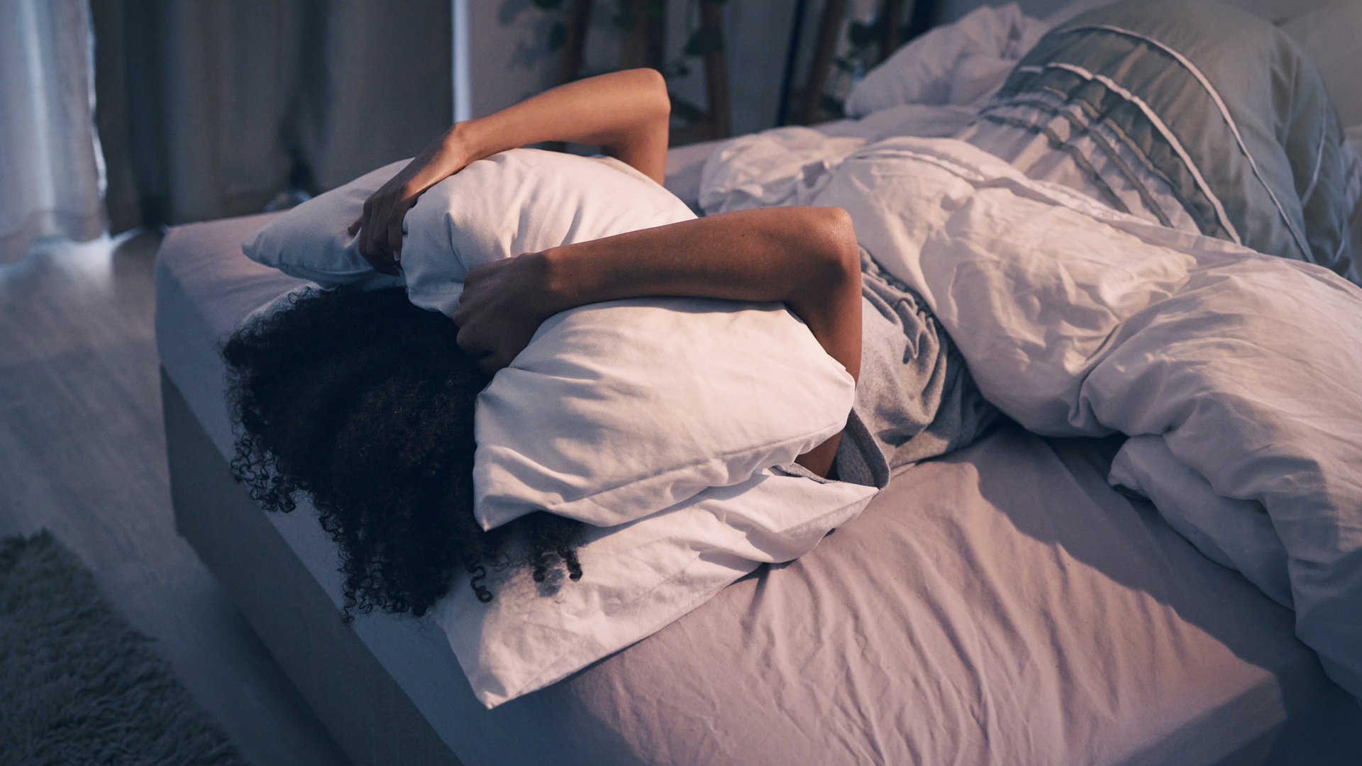 Sen o kłótni z mamą lub babcią to bardzo zły znak. Uważaj na kogoś w swoim otoczeniu