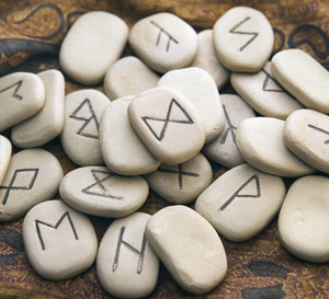 Horoskop runiczny GettyImages Thinkstock