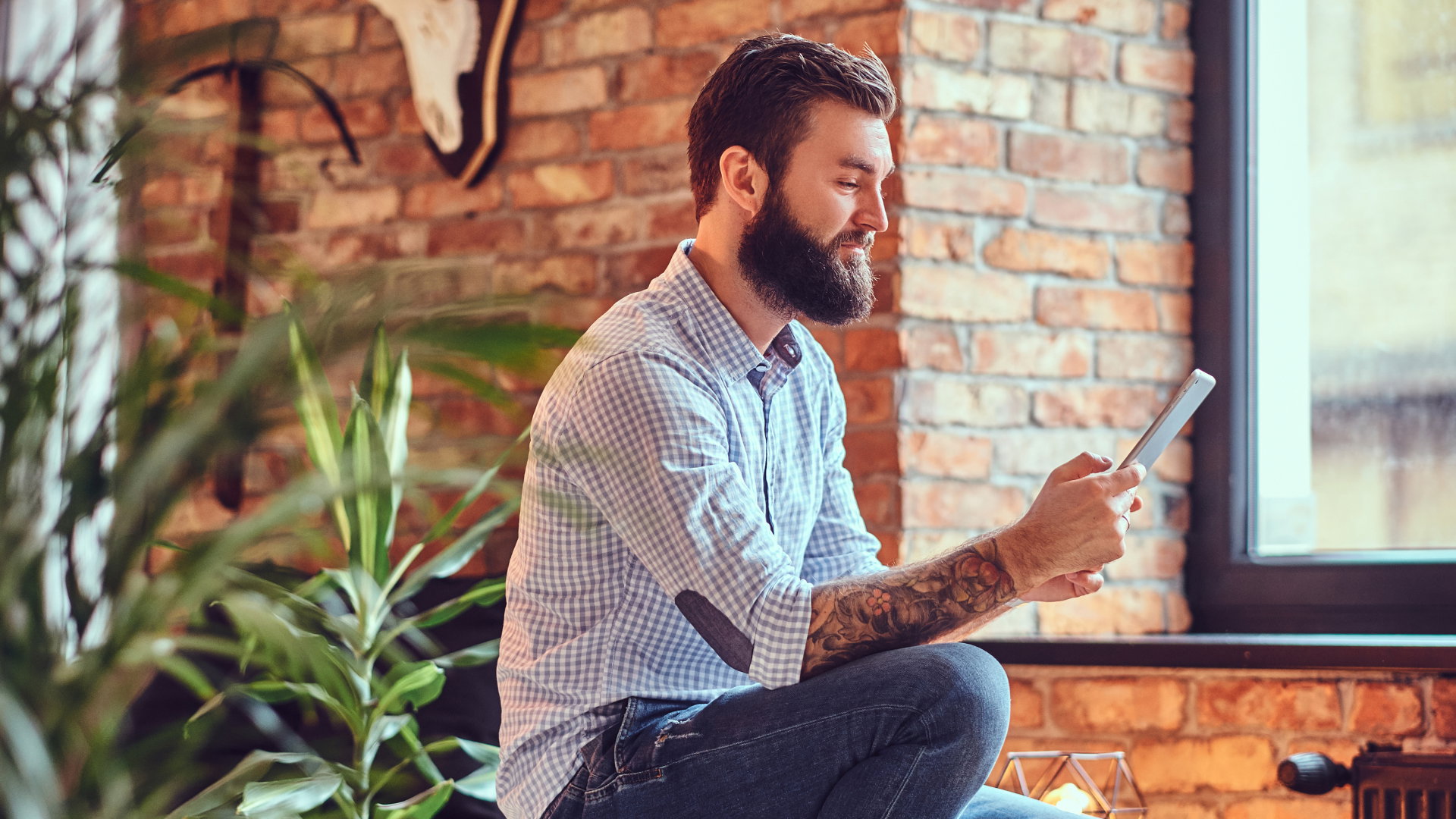 Na mężczyzn o tych 3 znakach zodiaku trzeba uważać. Zakręcą sobie każdego wokół palca