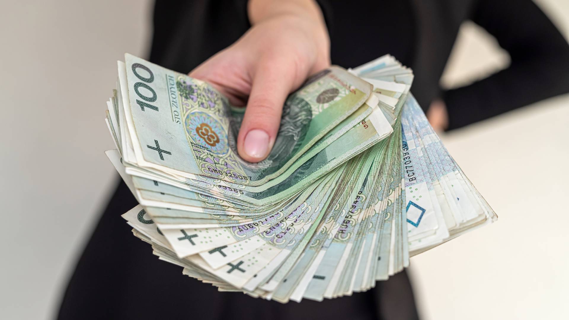 Ananas na pieniądze zapewnia bogactwo. Ale jest 1 haczyk GettyImages alfexe