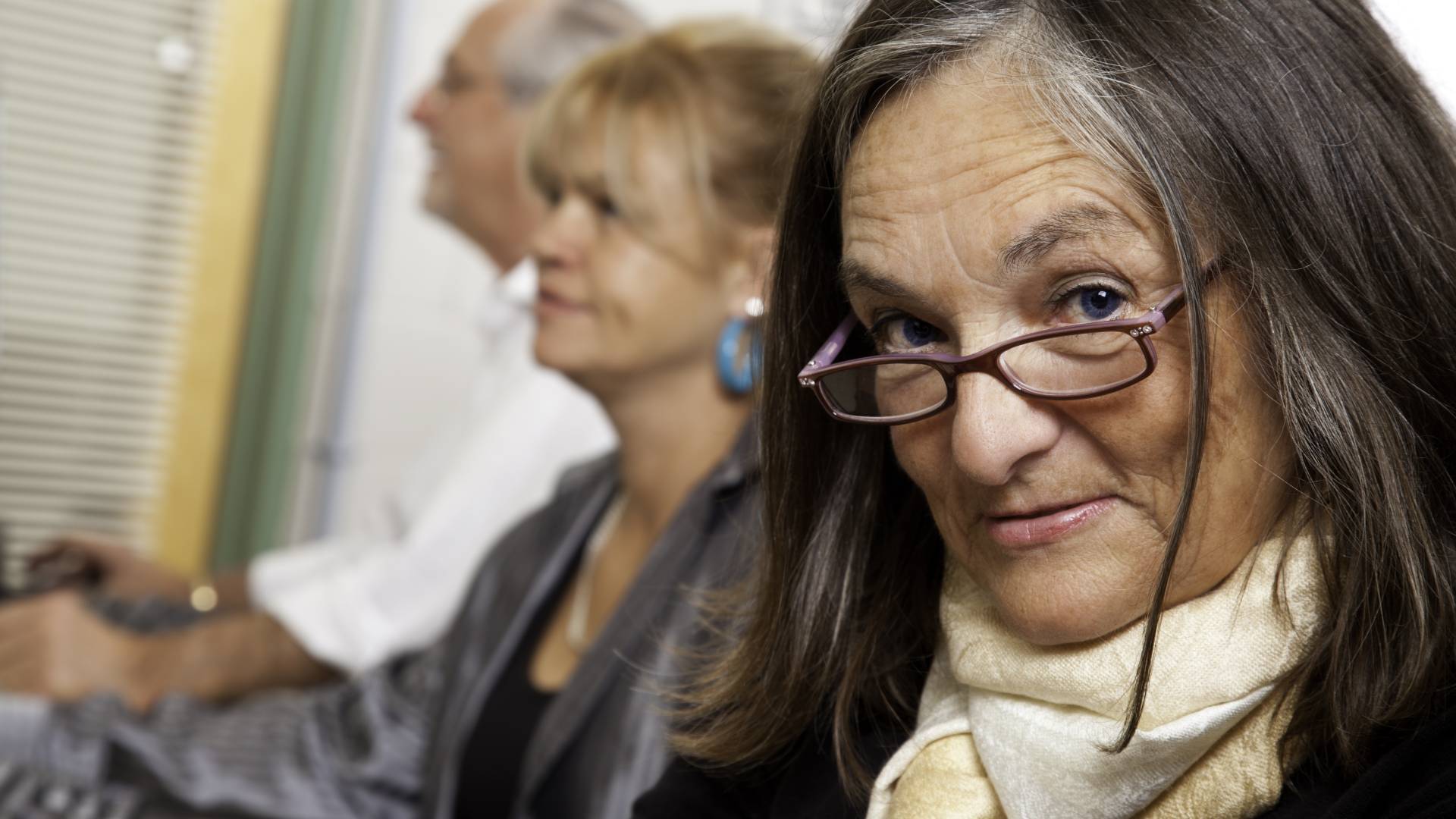 Wskazano imiona 5 kobiet, które otaczają się mądrymi osobami. Tylko one dotrzymują im kroku GettyImages SDI Productions