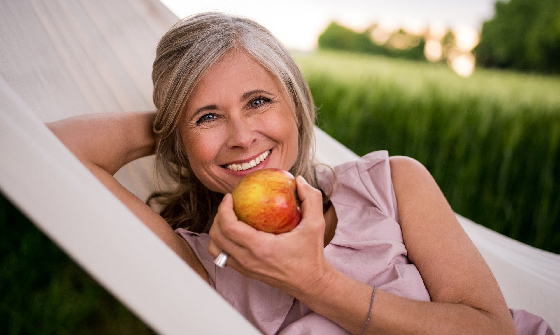 Zrób to przed zjedzeniem jabłka, a dowiesz się, kto jest ci przeznaczony. Uważaj tylko na 1 haczyk