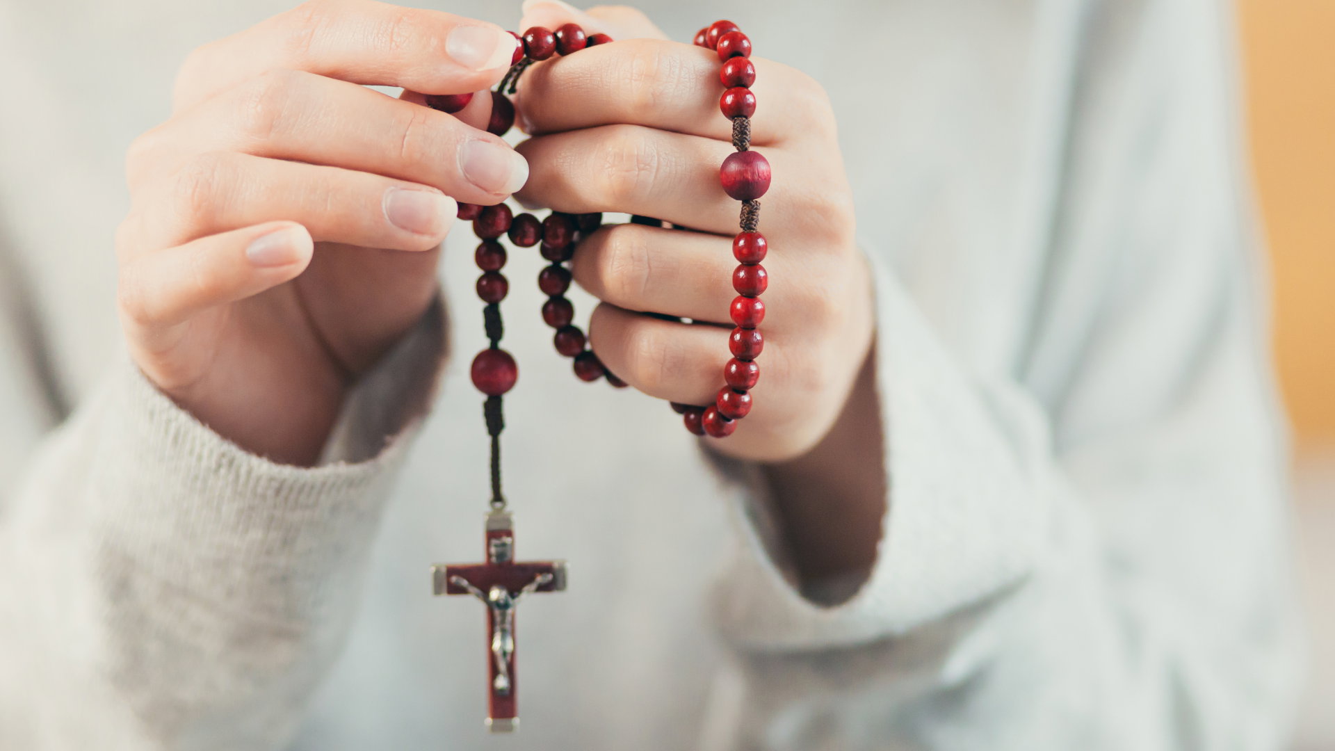 Nigdy nie trzymaj różańca w tym miejscu. Inaczej ściągniesz na swój dom nieszczęście