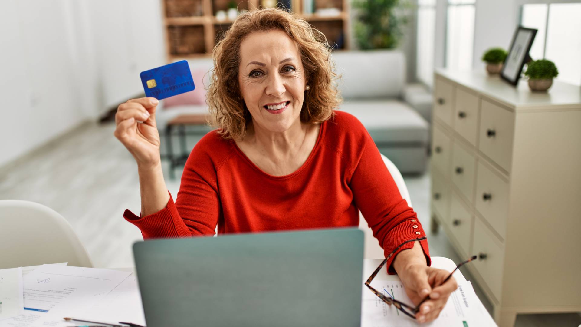 Wskazano 3 znaki zodiaku, które mogą liczyć na bogactwo. Już niedługo sumy na ich kontach urosną jak grzyby po deszczu GettyImages AaronAmat