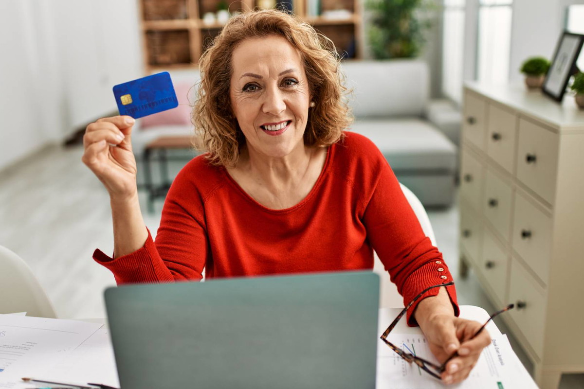 Wskazano 3 znaki zodiaku, które mogą liczyć na bogactwo. Już niedługo sumy na ich kontach urosną jak grzyby po deszczu GettyImages AaronAmat