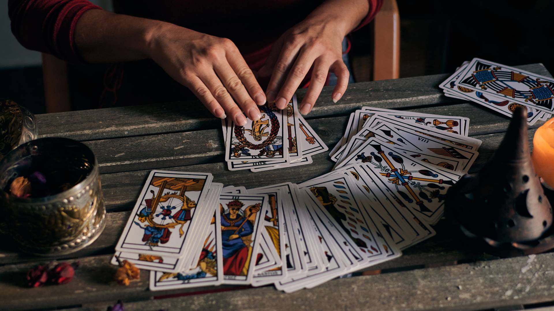 Wielki tarot na październik 2023 GettyImages Cristian Blázquez Martínez
