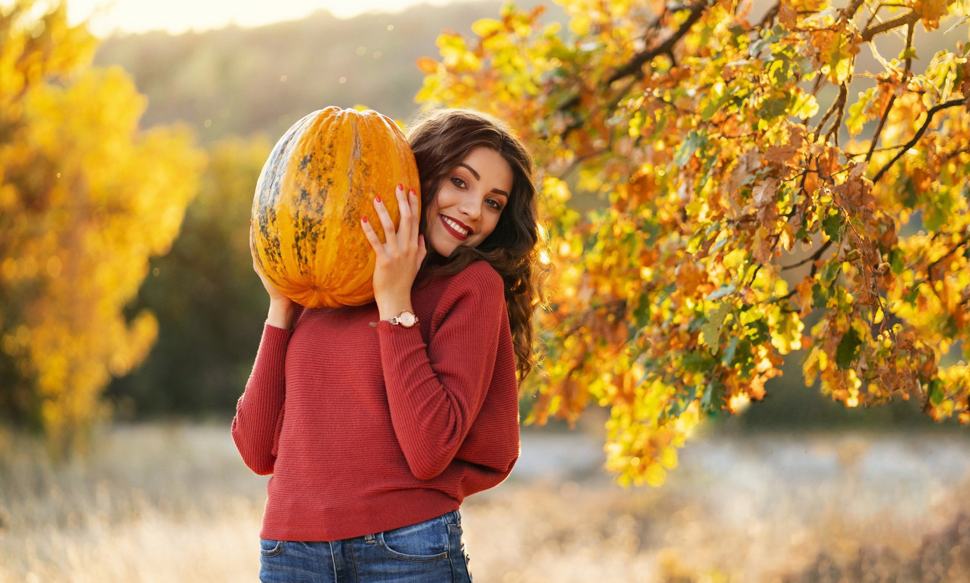 Oto najszczęśliwsze dni października 2023. Nadchodzi złota jesień dla 3 znaków zodiaku