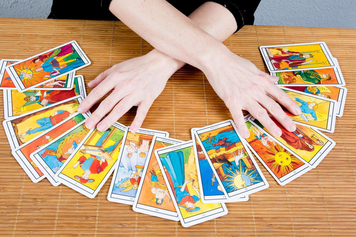 Tarot tygodniowy 29.09-5.10.2023 GettyImages OceanProd