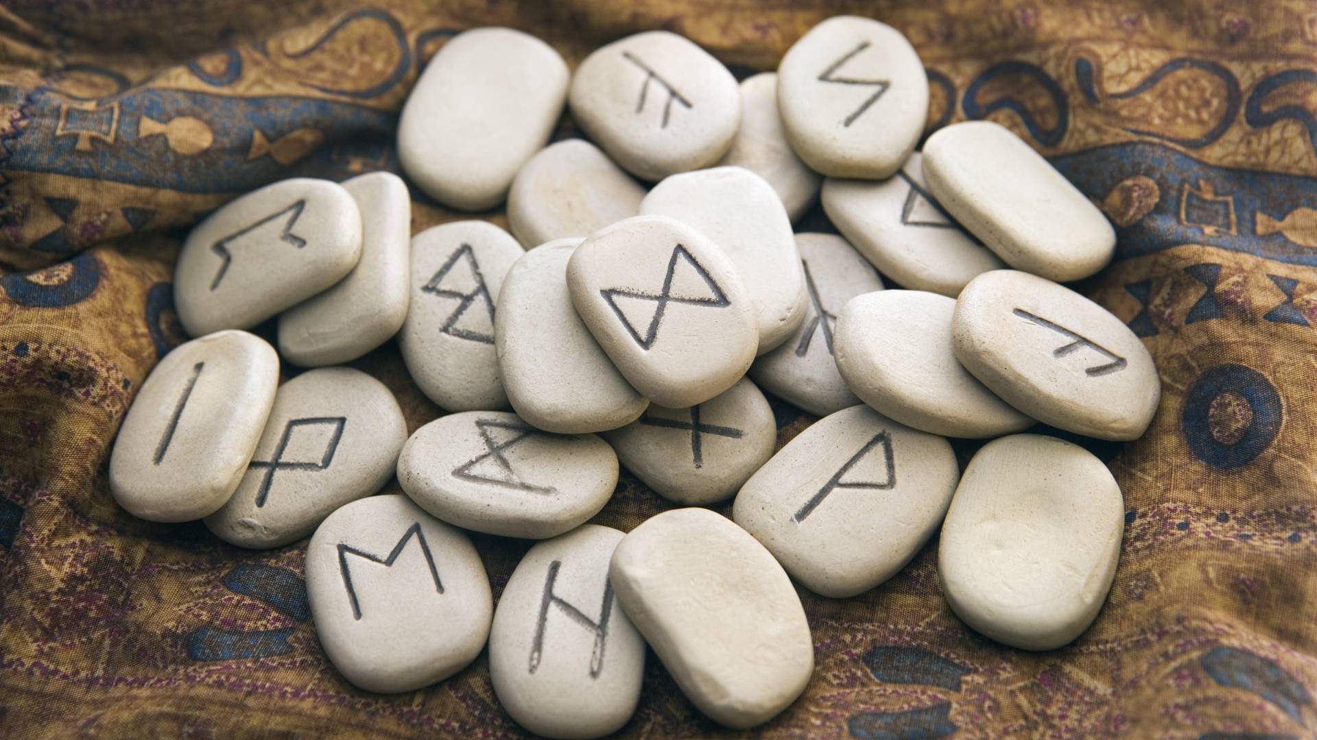 Horoskop runiczny GettyImages Thinkstock