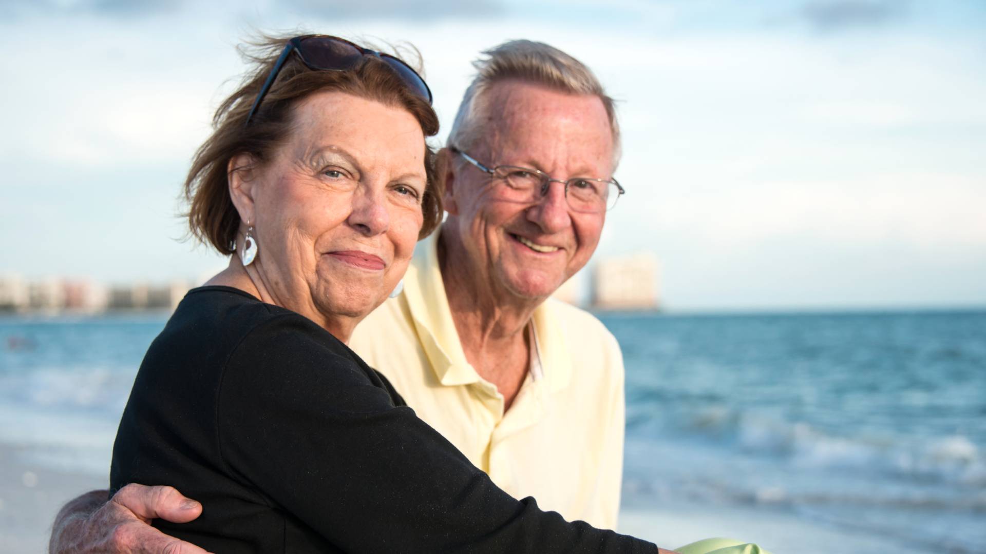 Gałązka rozmarynu na miłość ma silne działanie. Dodatkowo wspomaga magię pieniędzy GettyImages Juanmonino