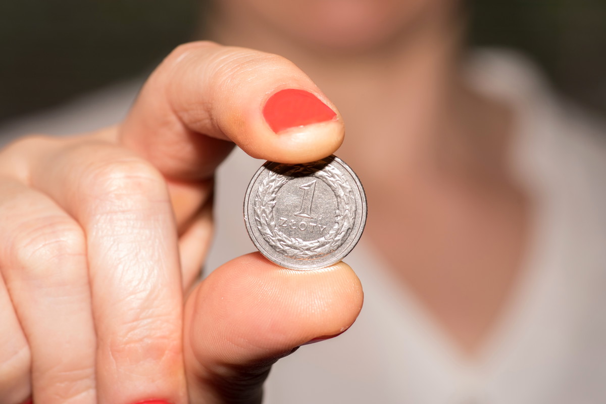 Nigdy tego nie rób, gdy znajdziesz pieniądze na ulicy. Inaczej pech murNigdy tego nie rób, gdy znajdziesz pieniądze na ulicy. Inaczej pech murowany GettyImages Stadtratteowany GettyImages Stadtratte