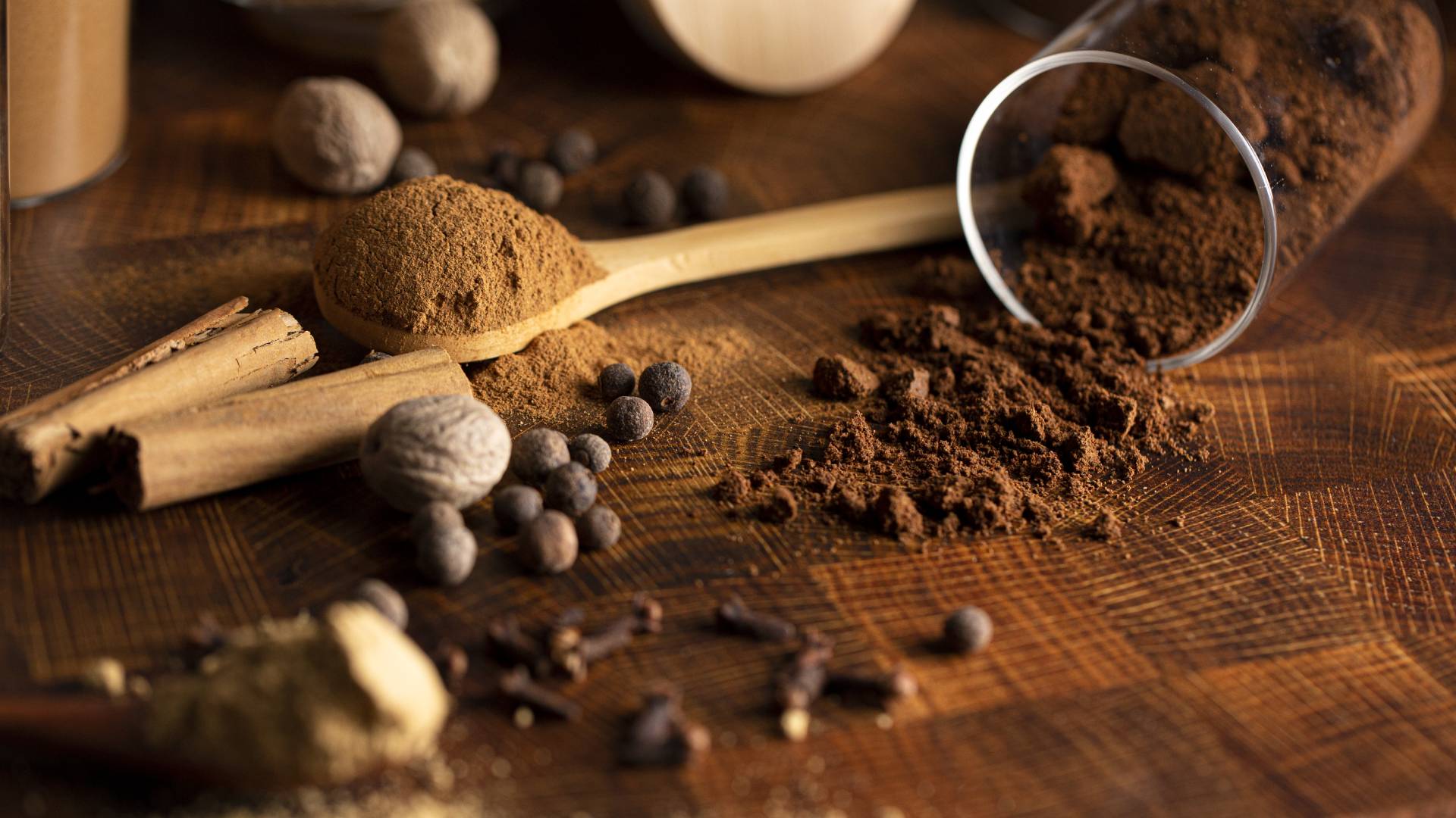 3 ziarna ziela angielskiego na usunięcie klątwy.  Kosztuje grosze, a działa cuda GettyImages pamela_d_mcadams