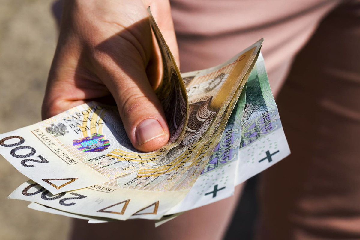 Rytuał na pieniądze ze złotym cekinem działa cuda. A dodatkowo wzmacnia aurę GettyImages ligora