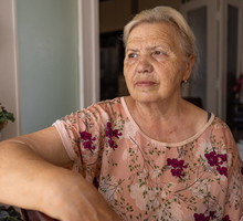 Czerwony koralik chroni przed pechem, dlatego miej go zawsze przy sobie. Blokuje też wampiry energetyczne GettyImages Dusan Stankovic