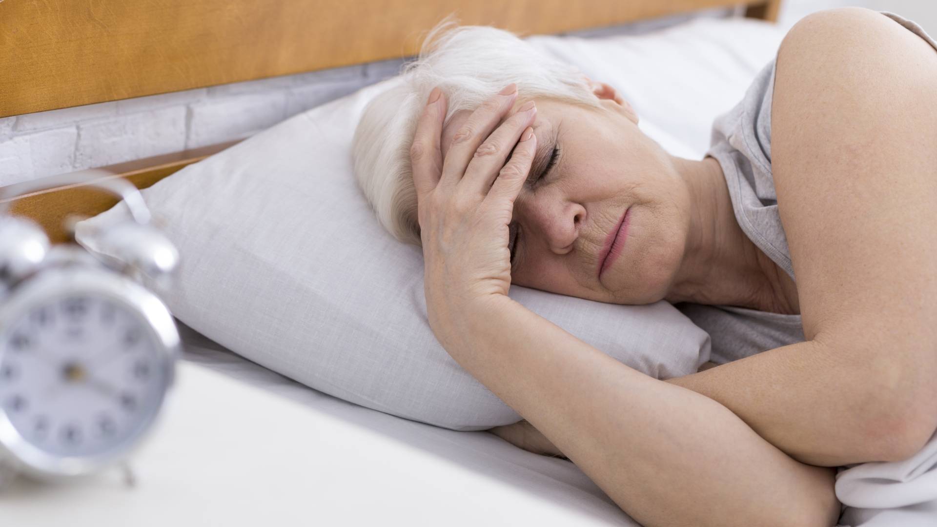 Owoc dzikiej róży wysysa energię, gdy śpisz. Jest 1 sposób, by tego uniknąć