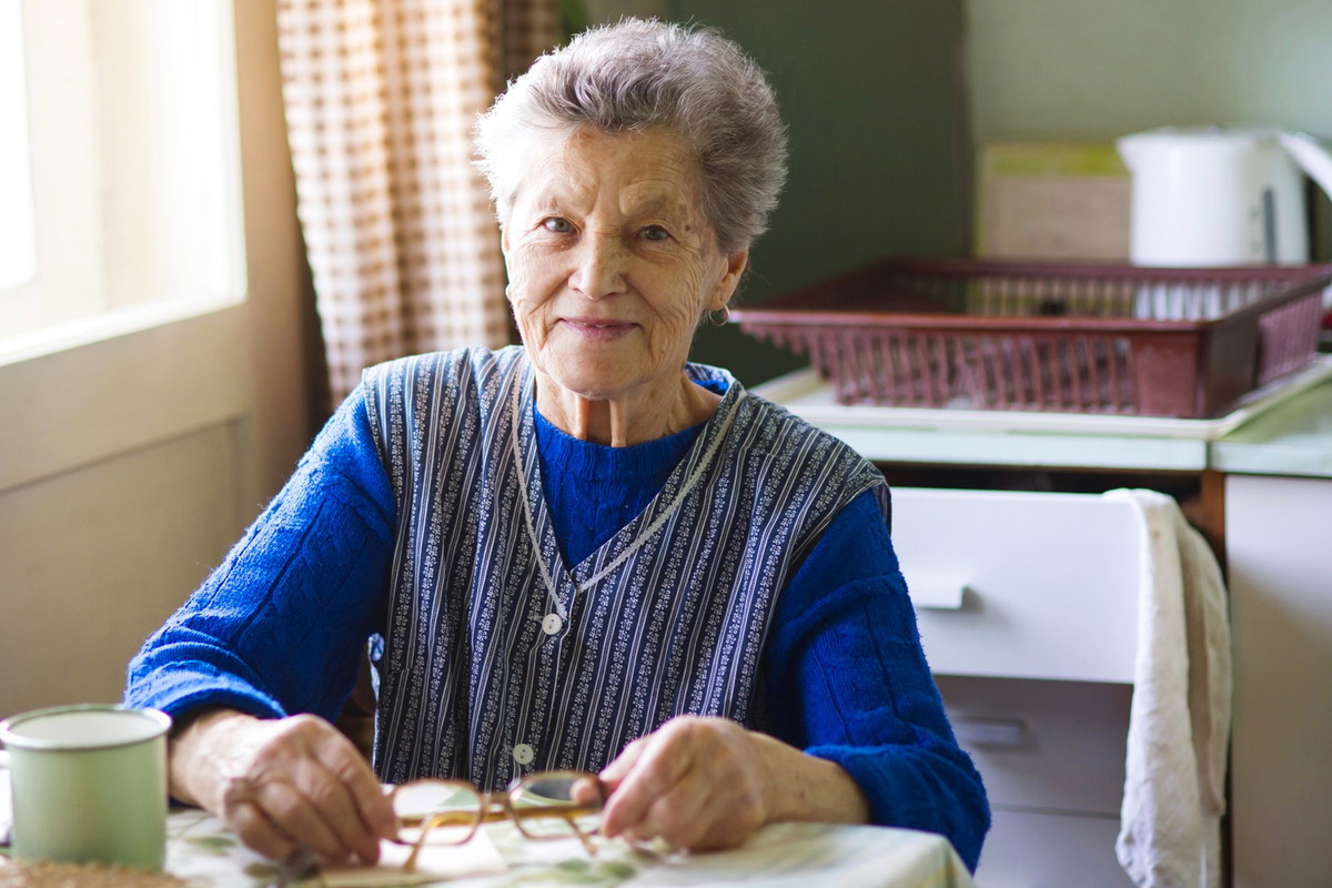 Babcia ze Śląska przestrzega: nigdy nie rób tego w domu. Inaczej wpuścisz złego ducha