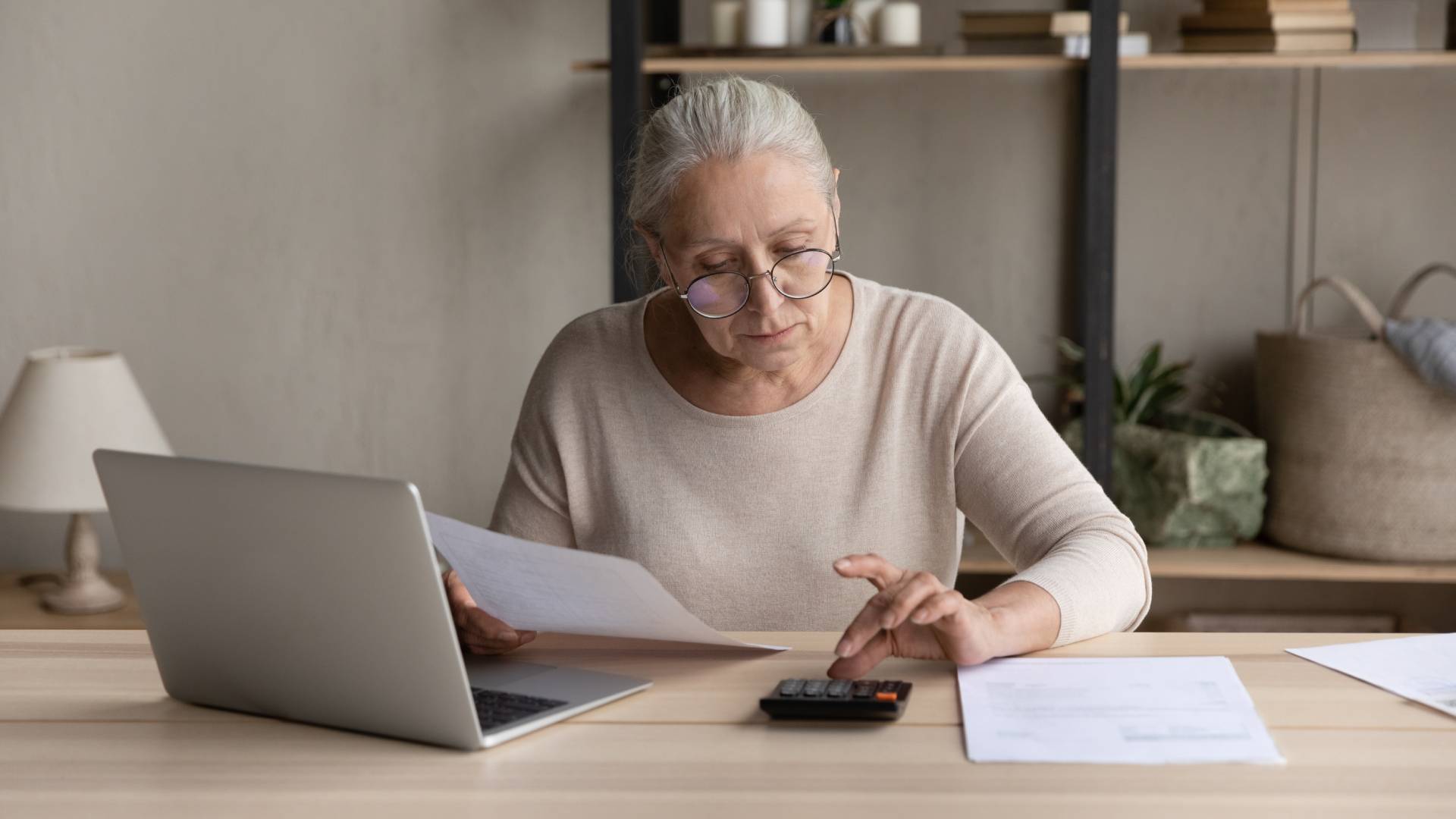 Oto 3 znaki zodiaku, które niechętnie podejmują ryzyko finansowe. Zawsze są zapobiegliwe GettyImages fizkes
