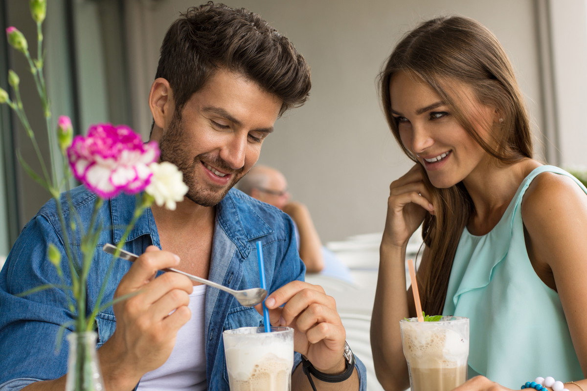 Faceci o tych 3 znakach zodiaku są nieśmiali. Nigdy nie zrobią pierwszego kroku