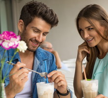 Faceci o tych 3 znakach zodiaku są nieśmiali. Nigdy nie zrobią pierwszego kroku