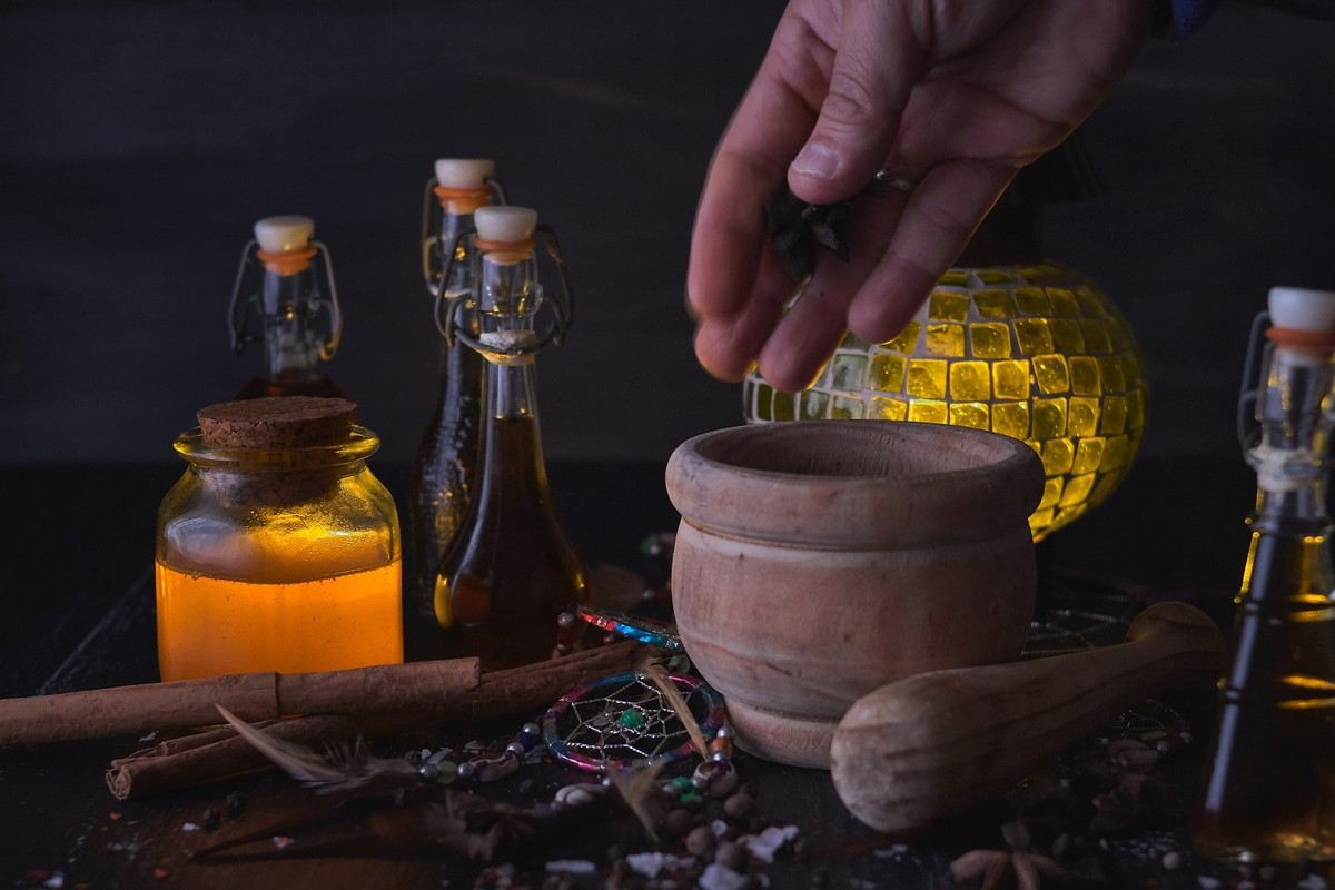 Nasyp po 1 szczypcie w każdy kąt, a ochronisz się przed złym okiem. Odgania też duchy i koszmary