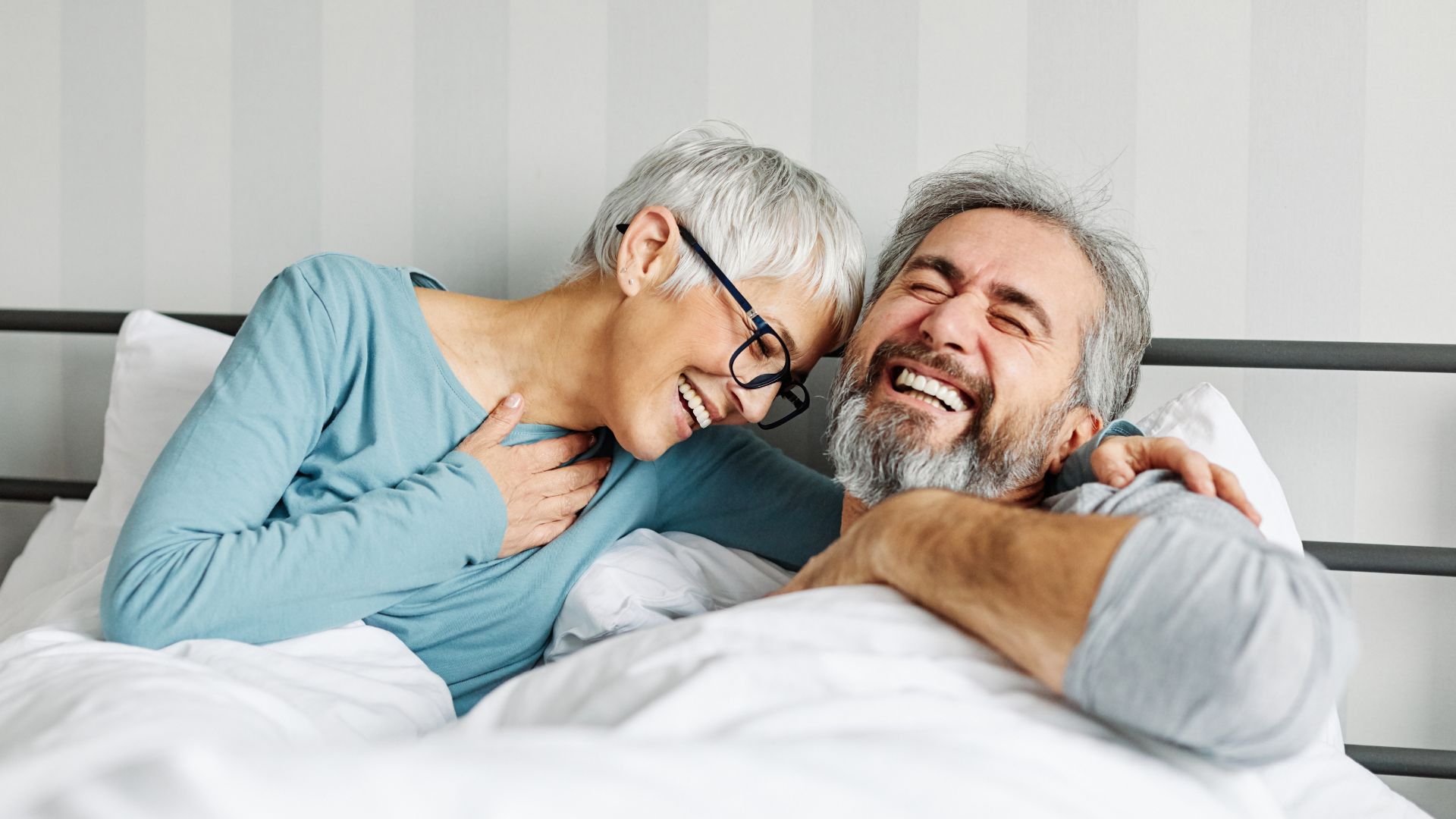 Ptasie piórko w pościeli to znak, że uśmiechnie się do ciebie szczęście