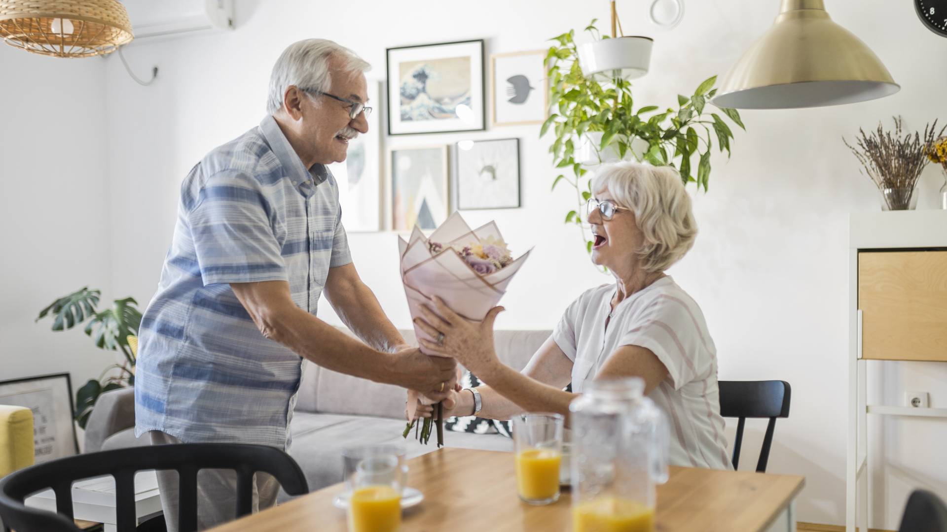 Wskazano imiona 7 mężczyzn, którzy rozpieszczają swoje partnerki. Z nimi masz jak w raju