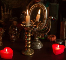 Rytuał magicznego lusterka doda urody i przyciągnie miłość. Wystarczy 5 minut twojego czasu