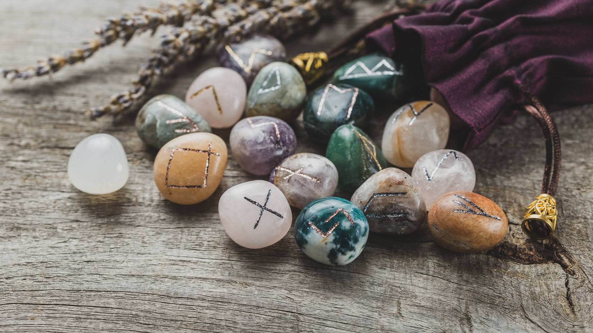 Tygodniowy horoskop runiczny GettyImages AnSyvanych